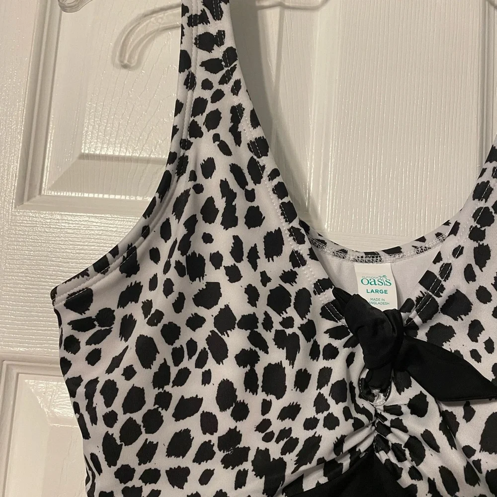 NWT Outdoor Oasis Animal Print Swimsuit